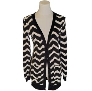 Love Tree Soft Black White Chevron Patterned Button Down Sweater Size Small